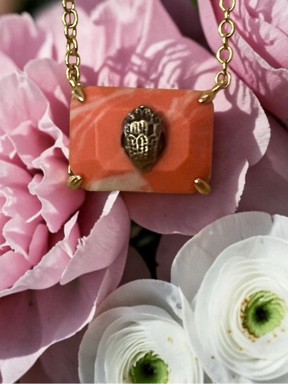 Kurt Geiger signature eagle head pendant necklace NWT w Jewelry pouch